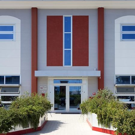Easy Space Μπιεντίνα Εξωτερικό φωτογραφία